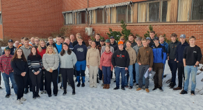 en gruppe lærlinger i skogsmaskinførerfaget samlet under lærlingesamling på Honne 25. november 2023